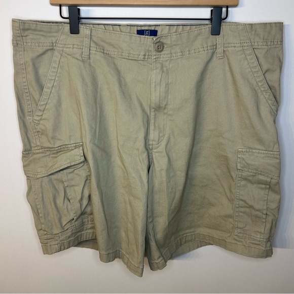 Bundle of 2 Pairs of Men’s George Cargo Shorts in Gray and Khaki, Size 40 - Picture 2 of 15